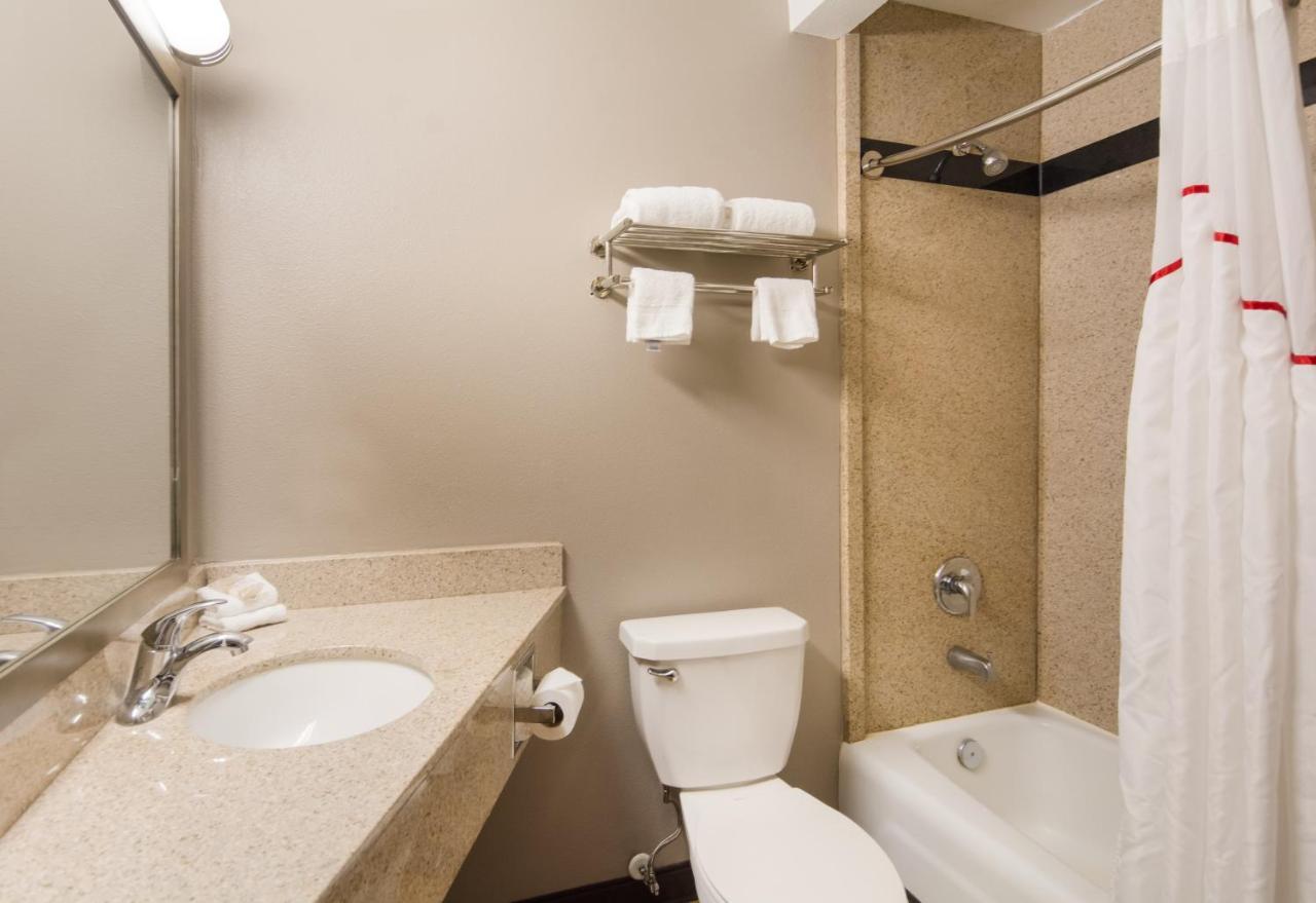 Red Roof Inn チェスター エクステリア 写真